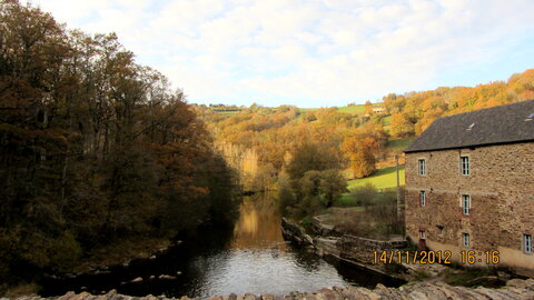 Le Pas,Abbas, Les Planques.(Aveyron), Les Planques,vue sur la rivière Aveyron.