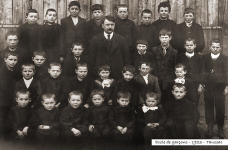 Photos Anciennes, idm12688_fic8287_ecole-des-garcons-1923__taussac