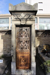 Photographies du poème Hôtel Hilton de Raymond Queneau, Cimetière de Grenelle_Sépulture Gay