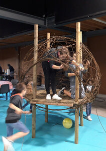 011 Faut L'fer-cabanes-matières, Un atelier participatif