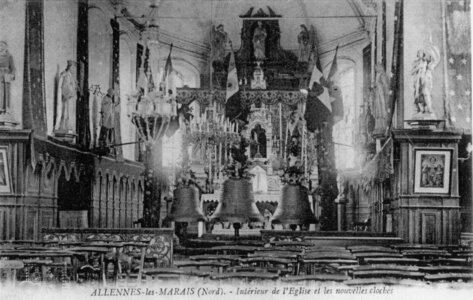 ALLENNES LES MARAIS, interrieur église cloche