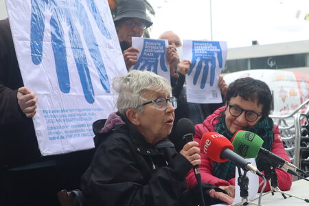 24/04/2024 Rueda de prensa Donostia Defendatuz Herritarron Plaza, IMG_1538