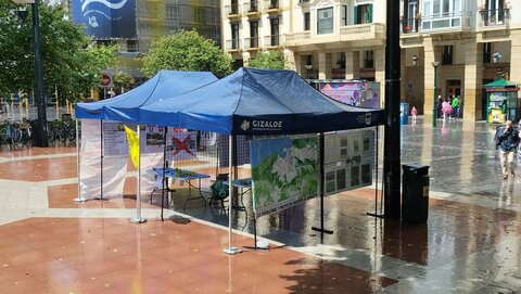 27/04/2024 Donostia Defendatuz Herritarron Plaza, 2024-04-27_14h10m24s