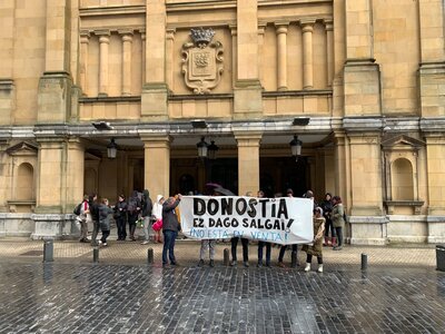 27/04/2024 Donostia Defendatuz Herritarron Plaza, WhatsApp Image 2024-04-27 at 20.07.23