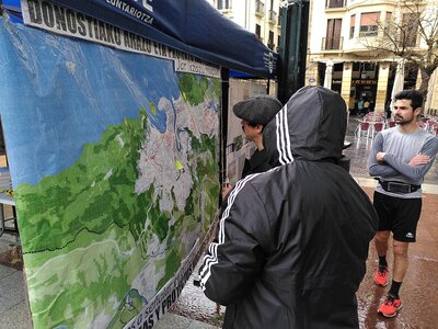 27/04/2024 Donostia Defendatuz Herritarron Plaza, 2024-04-27_13h38m29s