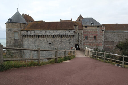 20210901 Dieppe, IMG_3010 Le château depuis le chemin de la Citadelle