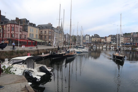 20220905 De Honfleur à Honfleur, IMG_3660 La sortie des Pen Duick du Vieux Bassin
