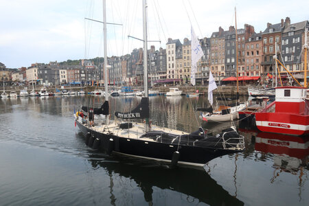 20220905 De Honfleur à Honfleur, IMG_3665 La sortie des Pen Duick du Vieux Bassin