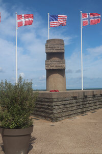 20220909 De Ouistreham à Ver-sur-Mer, IMG_3922 Le Signal de la Libération, Bernières-sur-Mer (Sword Beach)