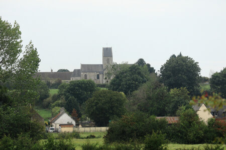 20220913 D'Isigny-sur-Mer à Carentan-les-Marais, IMG_4106 L’église Saint-Martin à Brévands vue depuis le canal de carentan