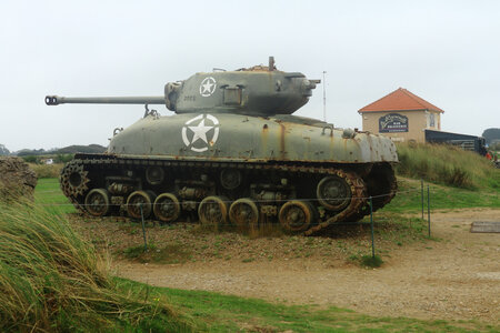 20220914 De Carentan-les-Marais à Utah Beach, IMG_4160 Char Sherman, Utah Beach