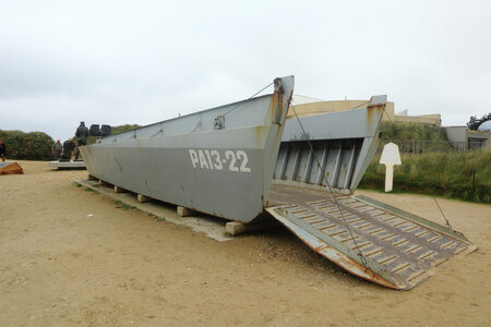 20220914 De Carentan-les-Marais à Utah Beach, IMG_4163 Barge de débarquement, Utah Beach