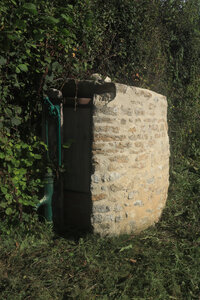 20220916 De Sainte-Mère-Eglise à Quinéville, IMG_4229 Fontaine du hameau de la Fontainerie, Emondeville