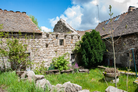LES CEVENNES 3ème jour le 23 mai 2024 L'étang de Barandon et le château du Tournel, DSC_0505