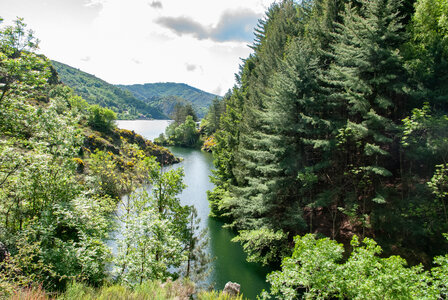 LES CEVENNES 5ème jour le 25 mai 2024 Le lac de Villefort et La Garde-Guérin, DSC_0843