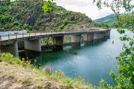 LES CEVENNES 5ème jour le 25 mai 2024 Le lac de Villefort et La Garde-Guérin, DSC_0935