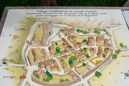 LES CEVENNES 5ème jour le 25 mai 2024 Le lac de Villefort et La Garde-Guérin, DSC_0956