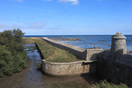 20220918 Saint-Vaast-La-Hougue et Tatihou, IMG_4469 Les douves du fort de Tatihou