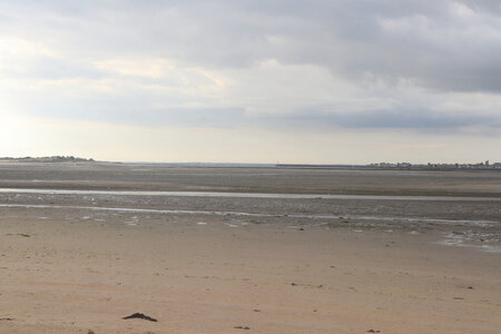 20220919 De Saint-Vaast-La-Hougue à Gatteville-le-Phare, IMG_4483 Vue sur Saint-Vaast et les parcs à huîtres depuis Jonville (pano)