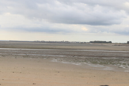 20220919 De Saint-Vaast-La-Hougue à Gatteville-le-Phare, IMG_4484 Vue sur Saint-Vaast et les parcs à huîtres depuis Jonville (pano)