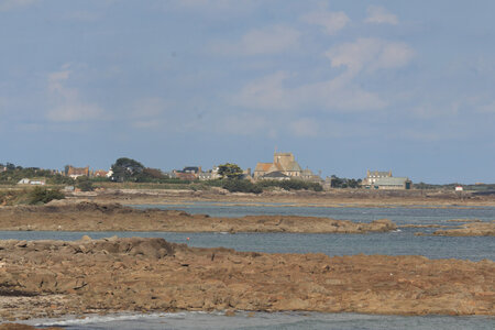 20220919 De Saint-Vaast-La-Hougue à Gatteville-le-Phare, IMG_4504 Les Angues, Barfleur en arrière plan
