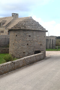 20220919 De Saint-Vaast-La-Hougue à Gatteville-le-Phare, IMG_4544 Pigeonnier à la sortie de Barfleur
