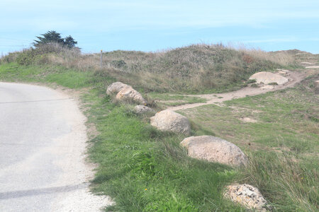 20220920 De Gatteville-le-Phare à Carneville, IMG_4632 Le sentier vers le cap Lévi au castel de la Mondrée
