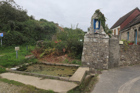 20220921 De Carneville à Cherbourg, IMG_4673 Le lavoir et l’oratoire des Fontaines