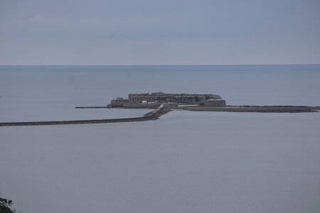 20220921 De Carneville à Cherbourg, IMG_4697 Le fort de l’Île Pelée de la rade de Cherbourg vu depuis les Roches