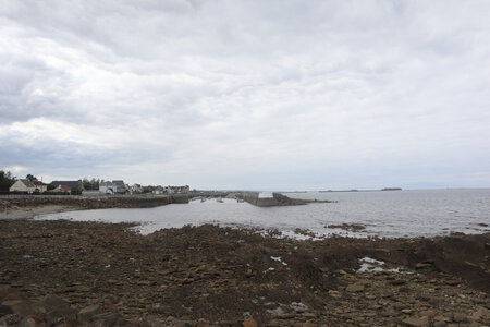20220921 De Carneville à Cherbourg, IMG_4709 Le port et la plage du Becquet vus depuis le Roche Toinette