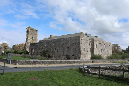 2023 09 13 d'Agon-Coutainville à Montmartin-sur-Mer, IMG_5551 Le château de Regnéville
