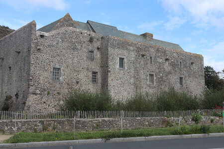 2023 09 13 d'Agon-Coutainville à Montmartin-sur-Mer, IMG_5556 Le château de Regnéville