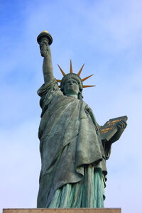 paris, statue de la liberte