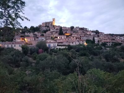 occitanie (licence creative commons 4.0 : by-sa), eus  3 