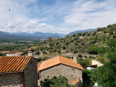 occitanie (licence creative commons 4.0 : by-sa), eus - prades au loin