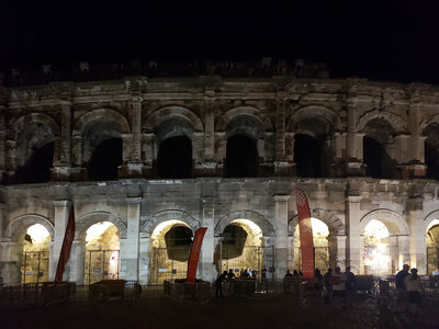 occitanie (licence creative commons 4.0 : by-sa), nîmes - les arènes - 01
