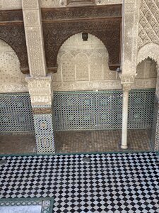 2024 Maroc, 08921  Fès Médersa Attarine vue des chambres d’étudiants