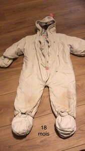 Vente vêtements enfant, 05A28268-0411-44E7-B135-072B962DF417