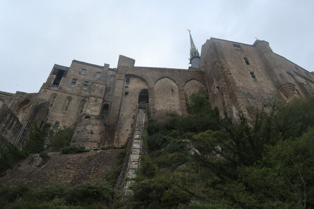 2023 09 20 Le Mont-Saint-Michel, IMG_5962 L’abbaye depuis le chemin de ronde éponyme