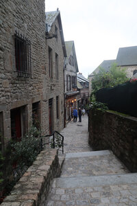 2023 09 21 Du Mont-Saint-Michel à Vivier-Sur-Mer, IMG_6107 La Grande Rue après la tour du Nord