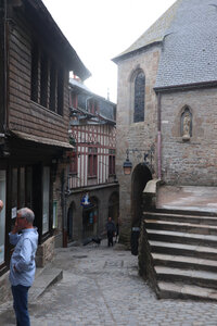 2023 09 21 Du Mont-Saint-Michel à Vivier-Sur-Mer, IMG_6108 La Grande Rue près de l’église Saint-Pierre