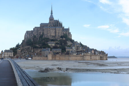 2023 09 21 Du Mont-Saint-Michel à Vivier-Sur-Mer, IMG_6126 Vue depuis le pont-passerelle