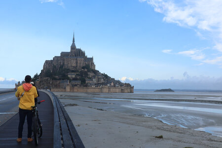 2023 09 21 Du Mont-Saint-Michel à Vivier-Sur-Mer, IMG_6128 Vue depuis le pont-passerelle