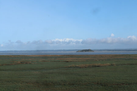 2023 09 21 Du Mont-Saint-Michel à Vivier-Sur-Mer, IMG_6147 Le rocher de Tomblaine depuis le polder Tesnières