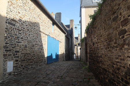2023 09 23 Dol-de-Bretagne, IMG_6319 La rue des Perrons