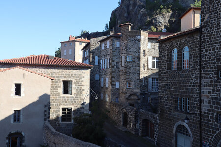 2024 09 02 Le-Puy-en-Velay - Aiguilhe, IMG_7234 La rue Saint Mayol depuis l’Hôtel-Dieu