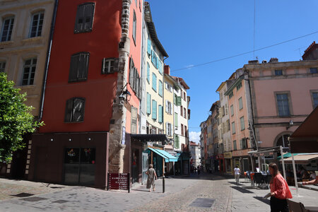 2024 09 02 Le-Puy-en-Velay - Aiguilhe, IMG_7277 Place du Plot et rue Pannesac