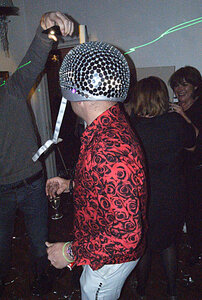 2013 - TOUT CE QUI BRILLE, R0018474