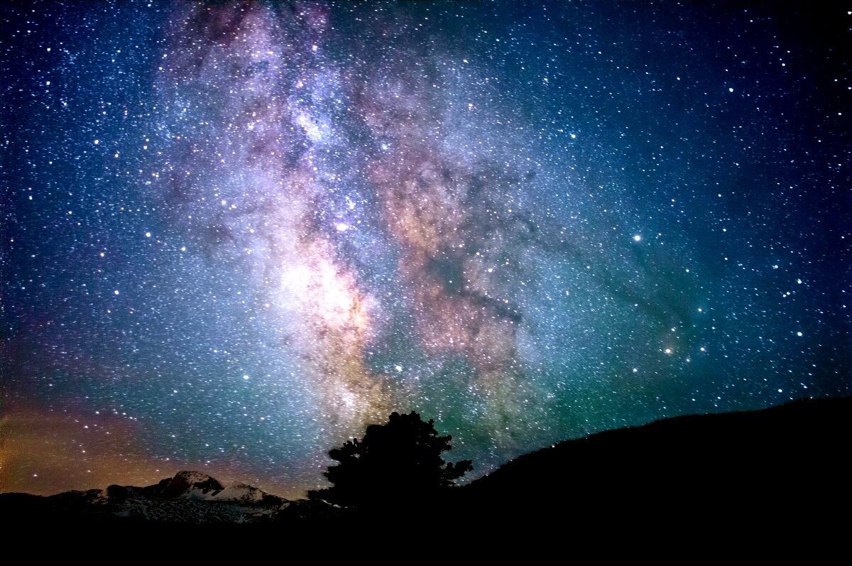(Galaxie visible dans le ciel étoilé)
