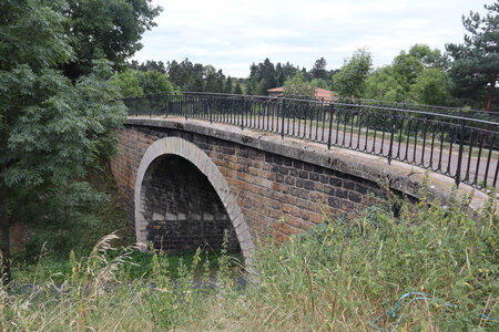 2024_09_03 Du Puy-en-Velay à Chadernac (Le Brignon), IMG_7353 Le pont au dessus de la voie verte à Aunac